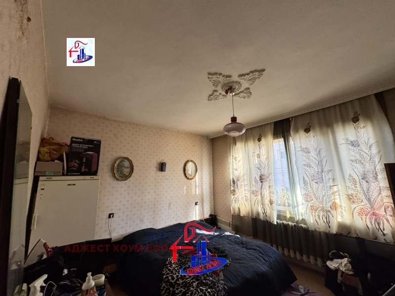 Продава ЕТАЖ ОТ КЪЩА, гр. Шумен, Гривица, снимка 4 - Етаж от къща - 52736028