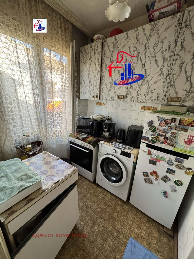 Продава ЕТАЖ ОТ КЪЩА, гр. Шумен, Гривица, снимка 5 - Етаж от къща - 52736028