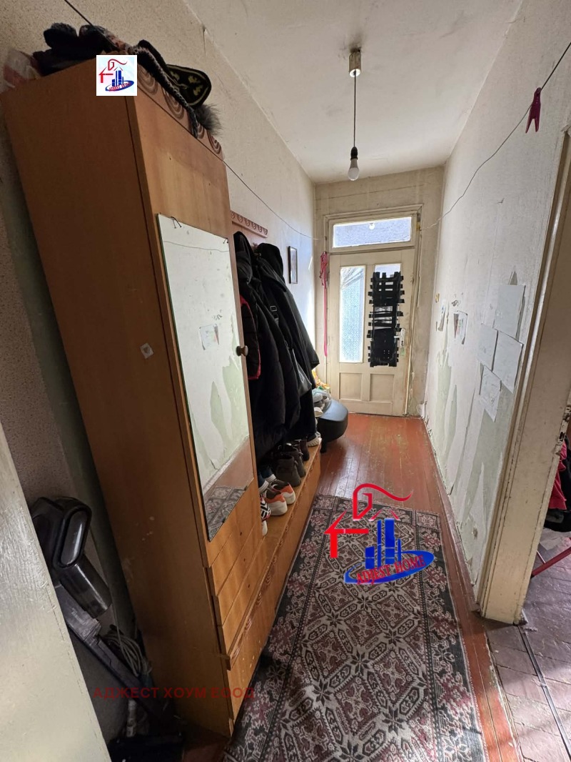 Продава ЕТАЖ ОТ КЪЩА, гр. Шумен, Гривица, снимка 8 - Етаж от къща - 52736028