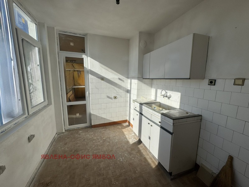 Продава 1-СТАЕН, гр. Ямбол, Център, снимка 2 - Апартаменти - 52836936