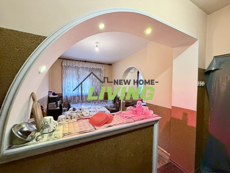 Продава ЕТАЖ ОТ КЪЩА, гр. Пловдив, Гагарин, снимка 5 - Етаж от къща - 53082102