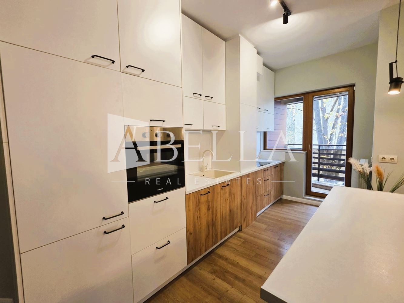 Продава 3-СТАЕН, гр. София, Изток, снимка 3 - Апартаменти - 52574508