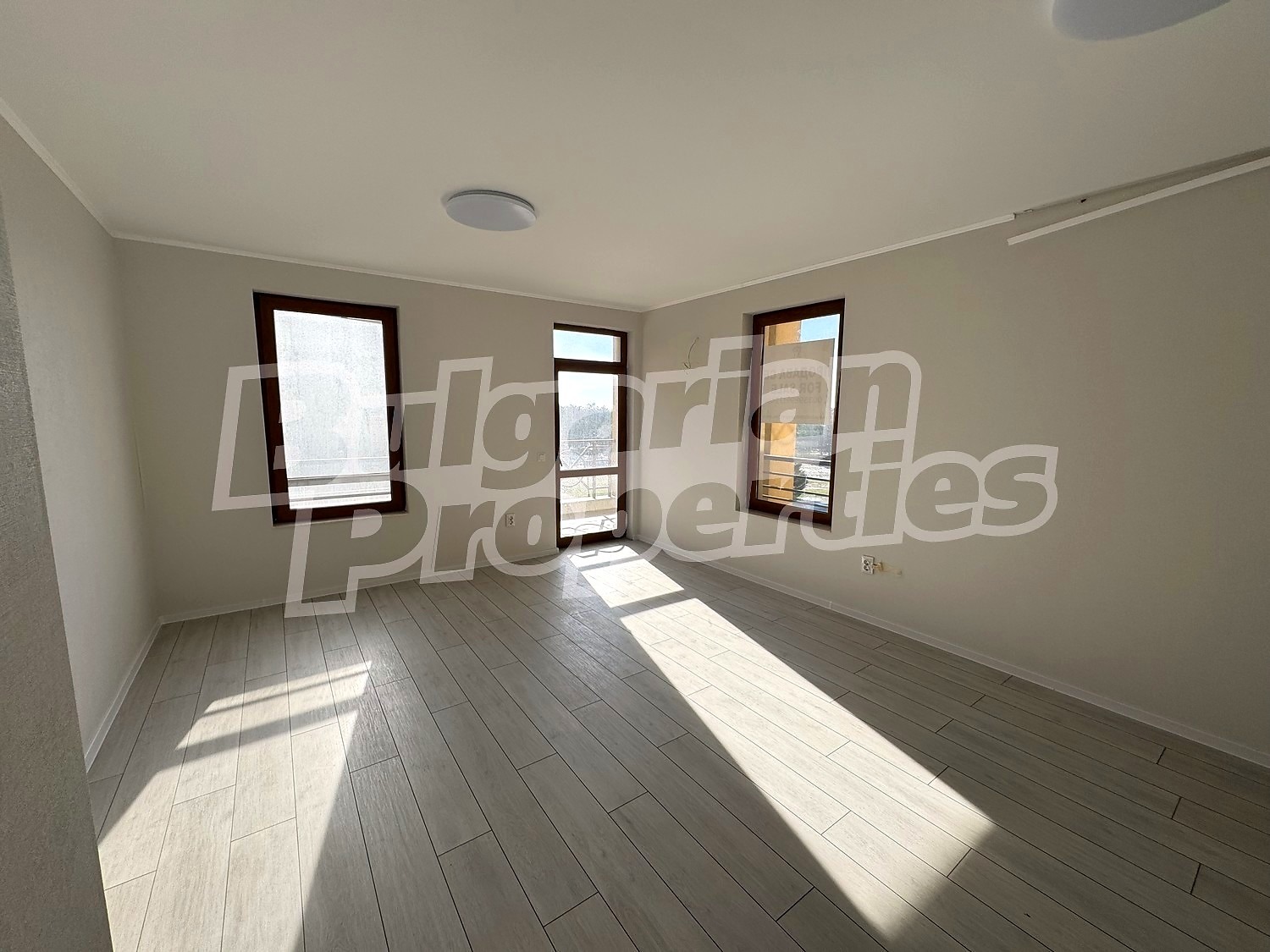 Продава 3-СТАЕН, гр. Балчик, област Добрич, снимка 2 - Апартаменти - 53170536