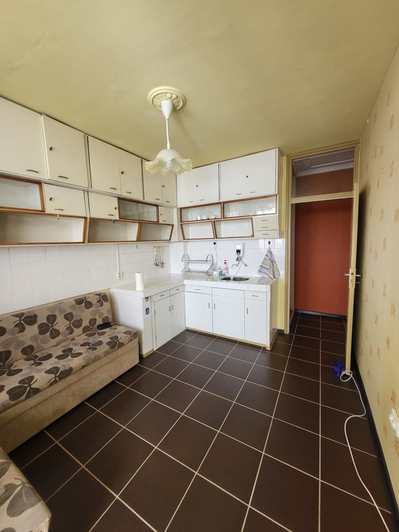 Продава МНОГОСТАЕН, гр. Плевен, Сторгозия, снимка 2 - Апартаменти - 53322175