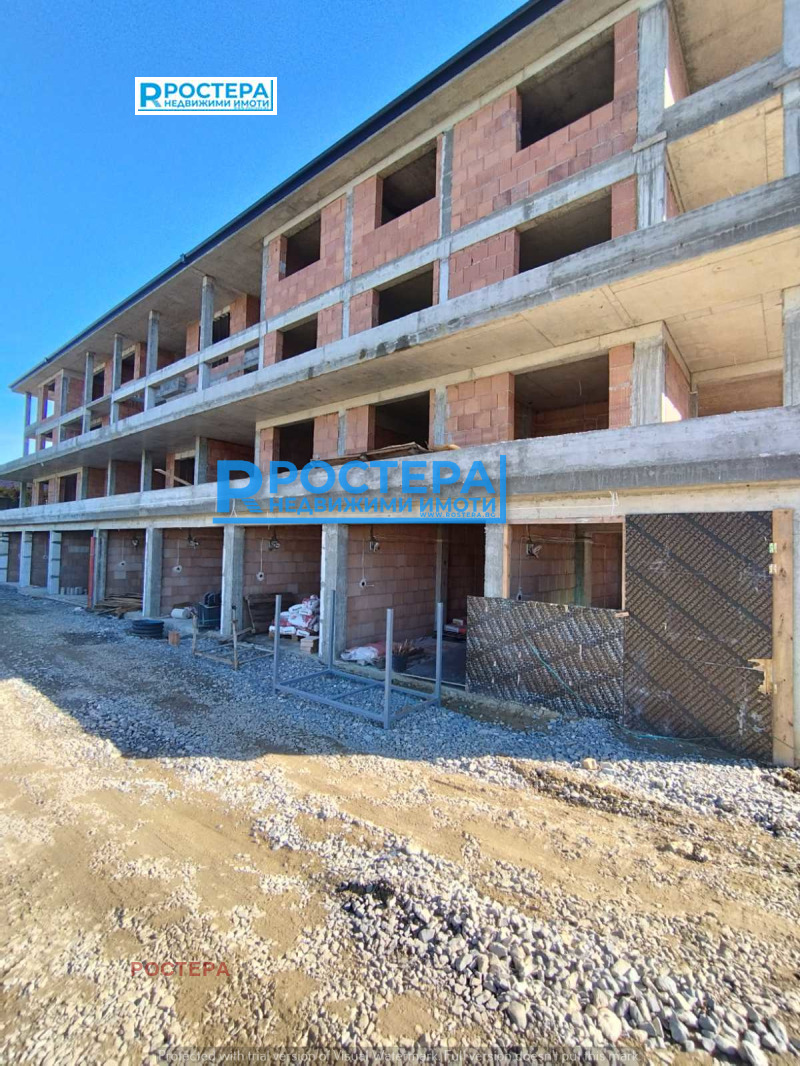 Продава ГАРАЖ, ПАРКОМЯСТО, гр. Търговище, Запад 1, снимка 5 - Гаражи и паркоместа - 52235521