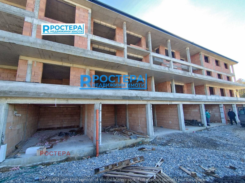 Продава ГАРАЖ, ПАРКОМЯСТО, гр. Търговище, Запад 1, снимка 2 - Гаражи и паркоместа - 52235521