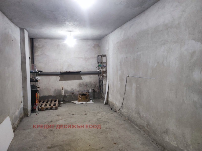 Продава ГАРАЖ в град Велико Търново, Бузлуджа - 22 кв.м / 15 800 € » 30 902.11 лв., КРЕДО ХОУМС