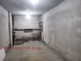 Garage Bouzloudja, Veliko Tarnovo