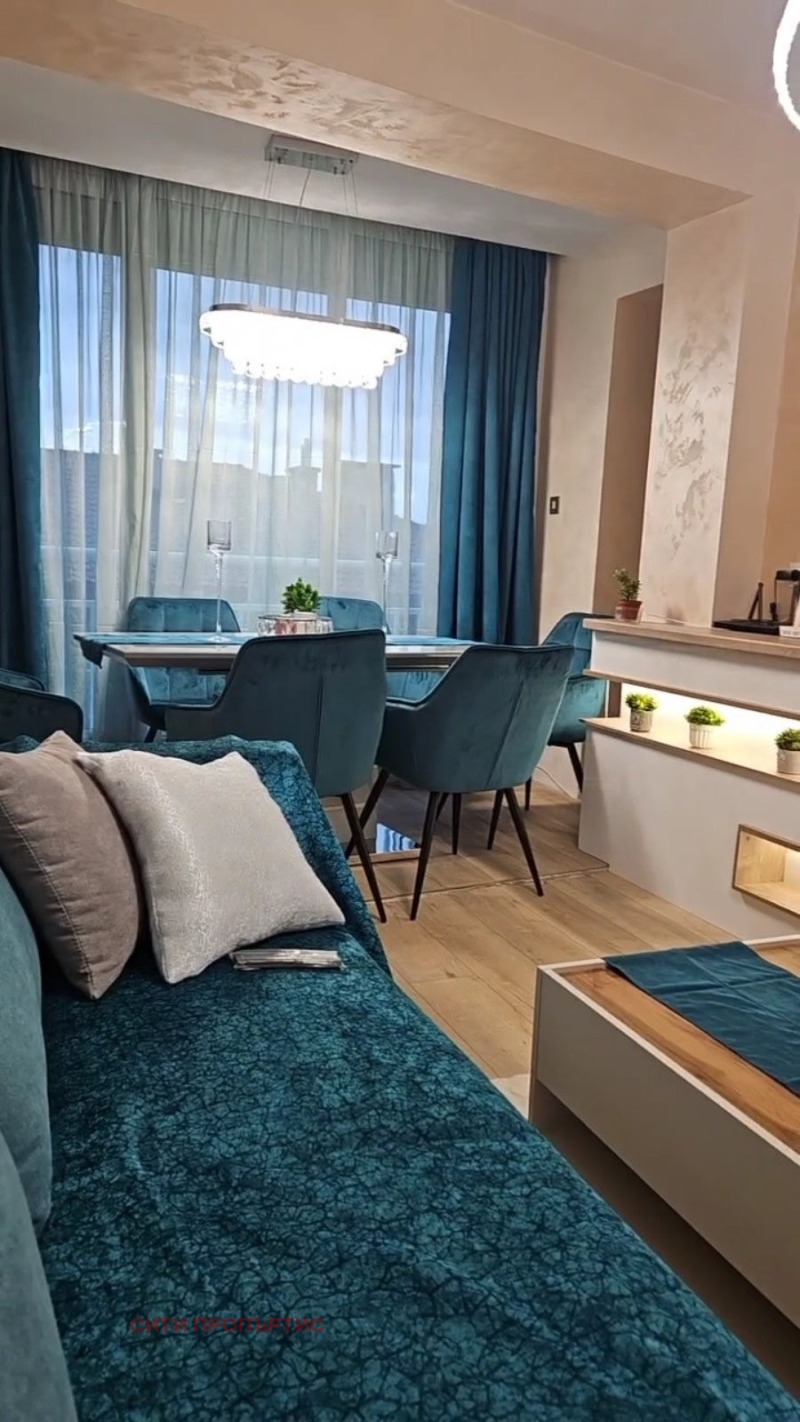 Продава 3-СТАЕН, гр. Благоевград, Идеален център