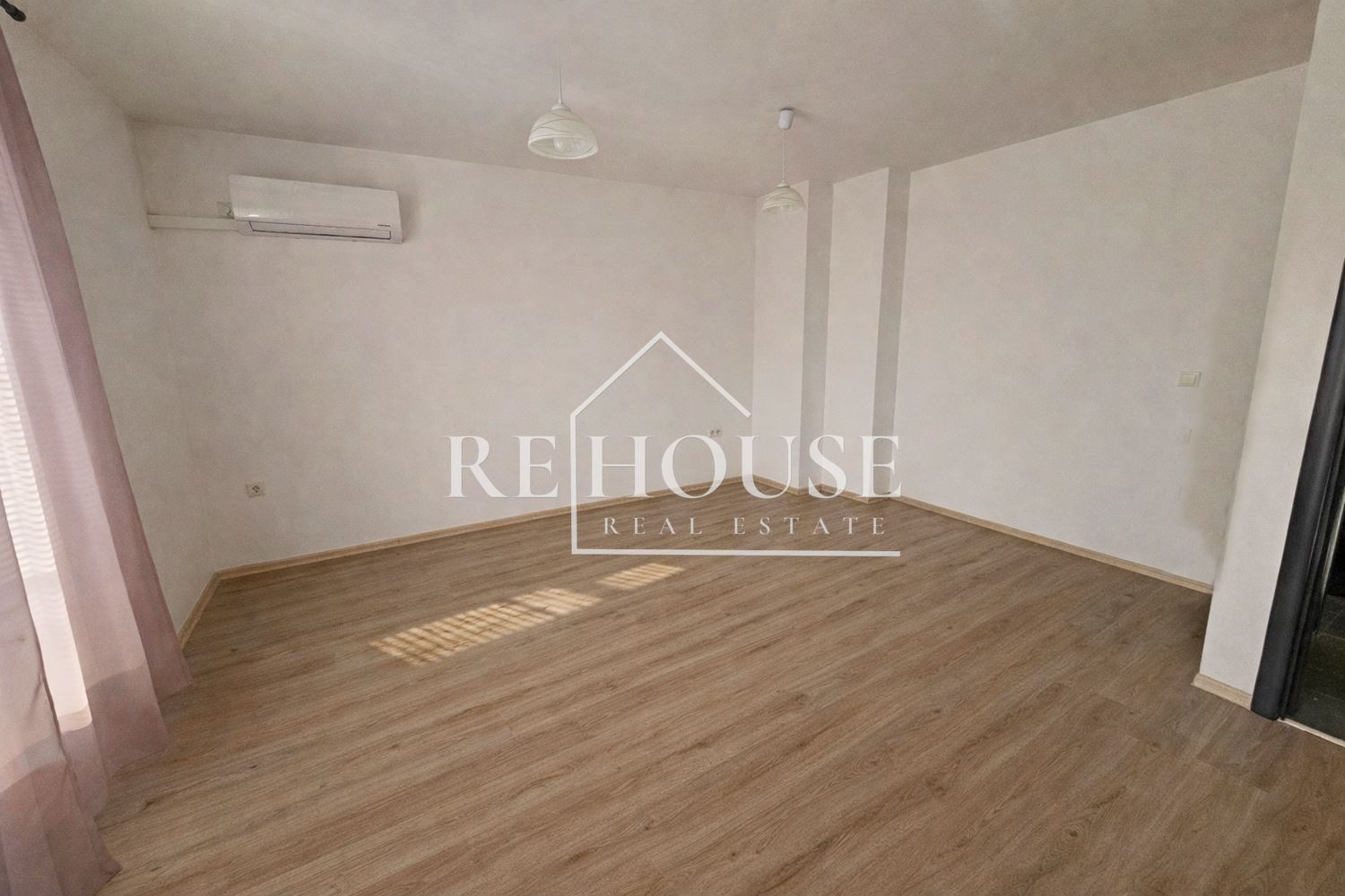 Продава 2-СТАЕН, гр. Варна, Конфуто, снимка 2 - Апартаменти - 53733480