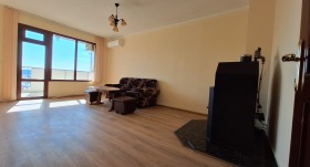 2 Schlafzimmer Druschba 1, Haskowo