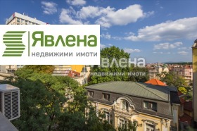 Многостаен град София, Докторски паметник