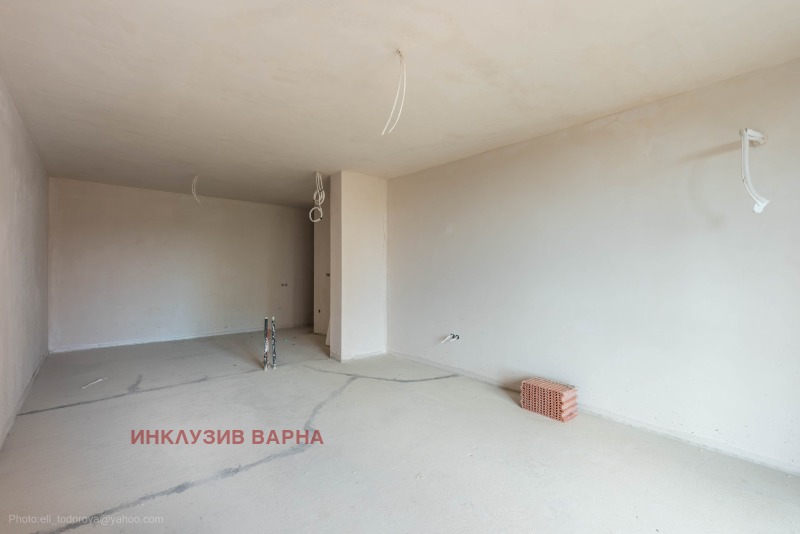 Продава 3-СТАЕН, гр. Варна, Изгрев, снимка 1 - Aпартаменти - 48392902