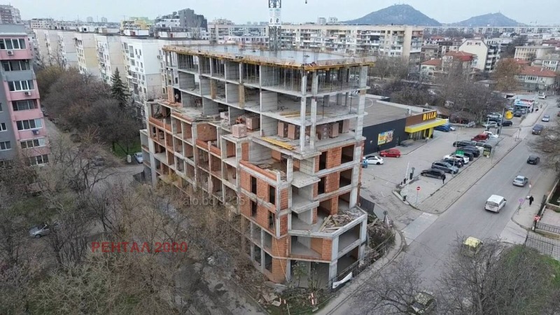 Продава МНОГОСТАЕН, гр. Пловдив, Кючук Париж, снимка 3 - Апартаменти - 46820357