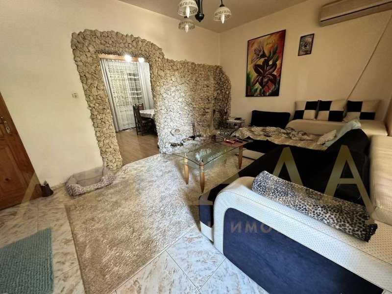 En venta  2 dormitorios Plovdiv , Trakiya , 96 metros cuadrados | 67107809 - imagen [2]