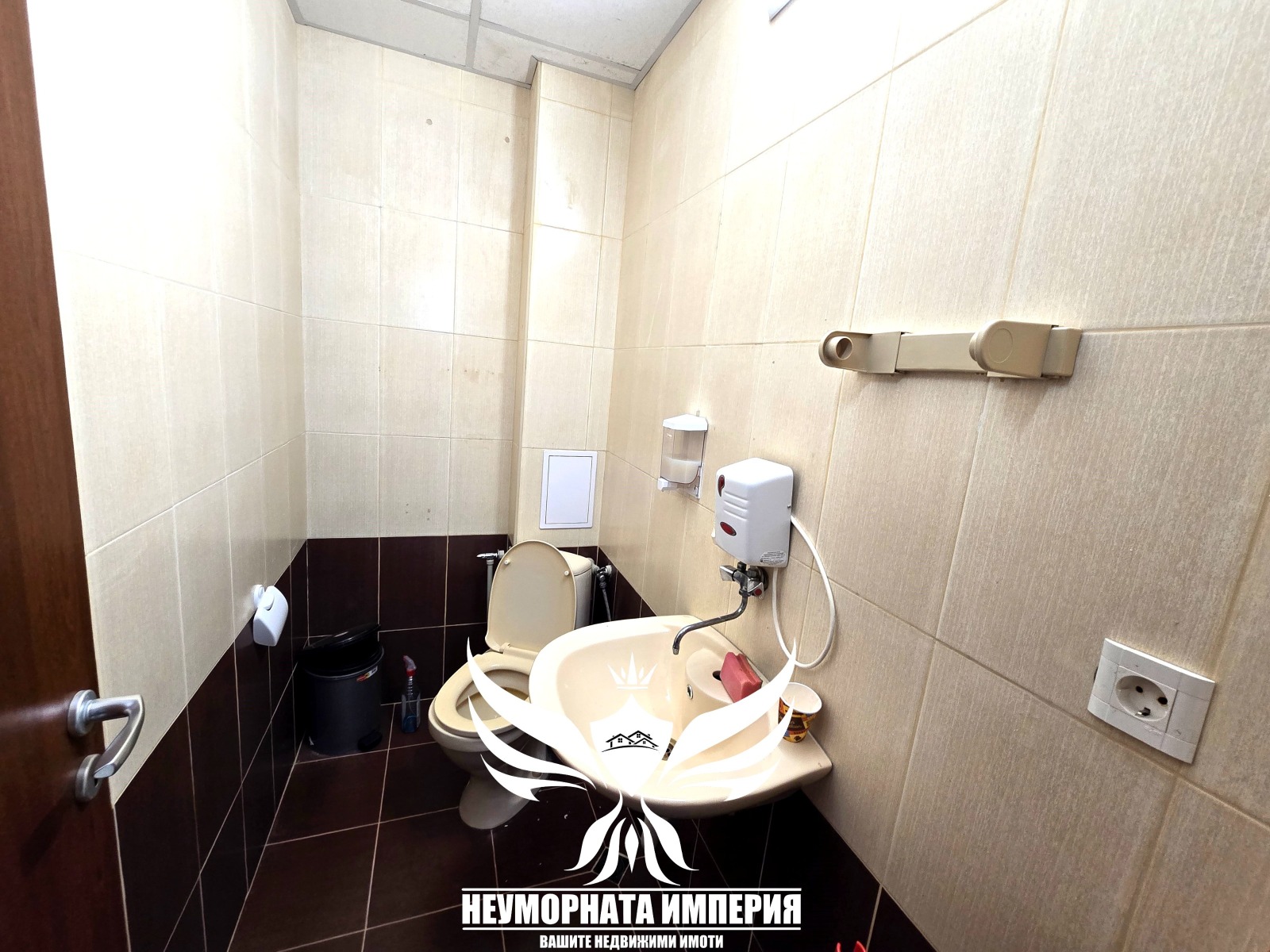 Продава МАГАЗИН, гр. Първомай, област Пловдив, снимка 9 - Магазини - 54093582