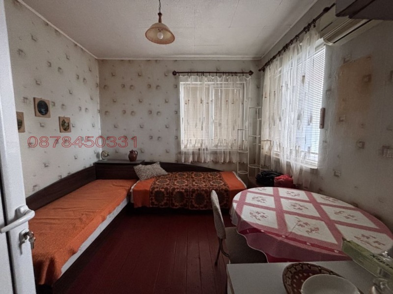 Продава ЕТАЖ ОТ КЪЩА, гр. Никопол, област Плевен, снимка 8 - Етаж от къща - 52822225