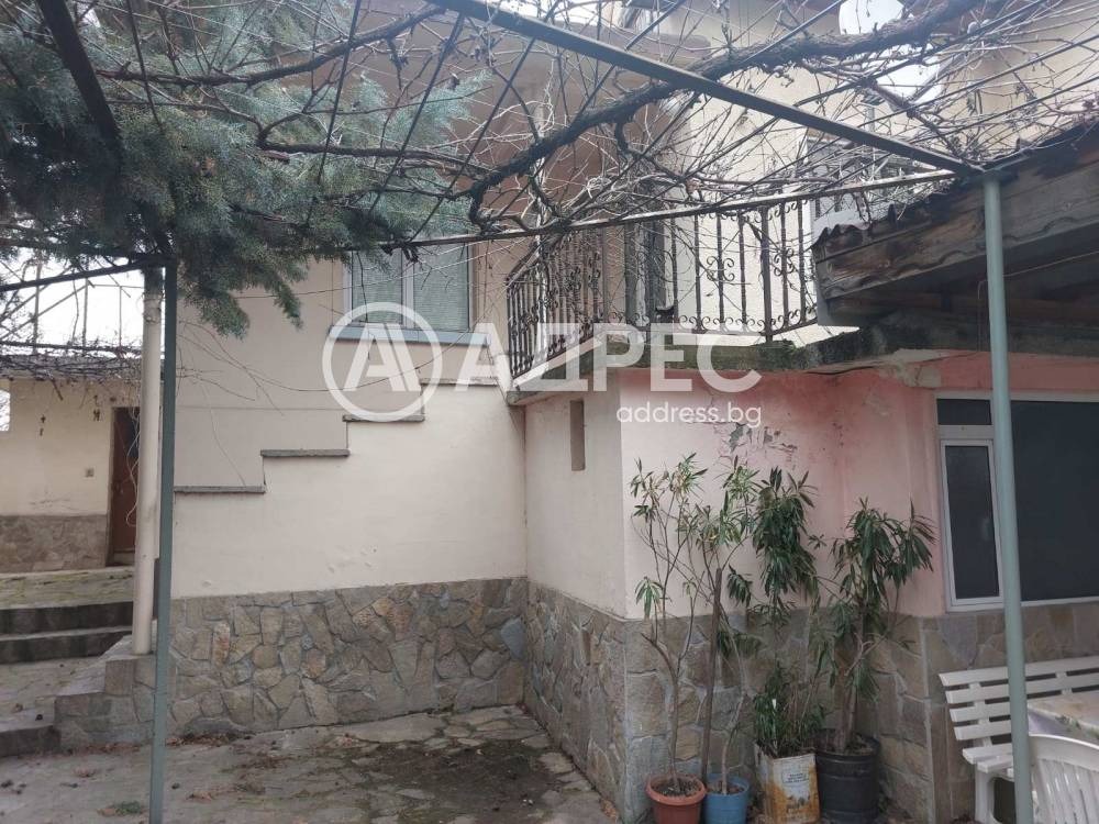 Продава КЪЩА, с. Триводици, област Пловдив