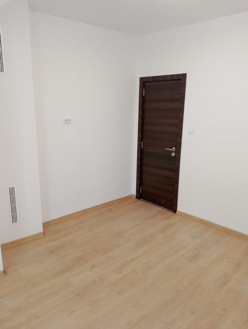 Продава  2-стаен град Плевен , Широк център , 66 кв.м | 35068129 - изображение [10]