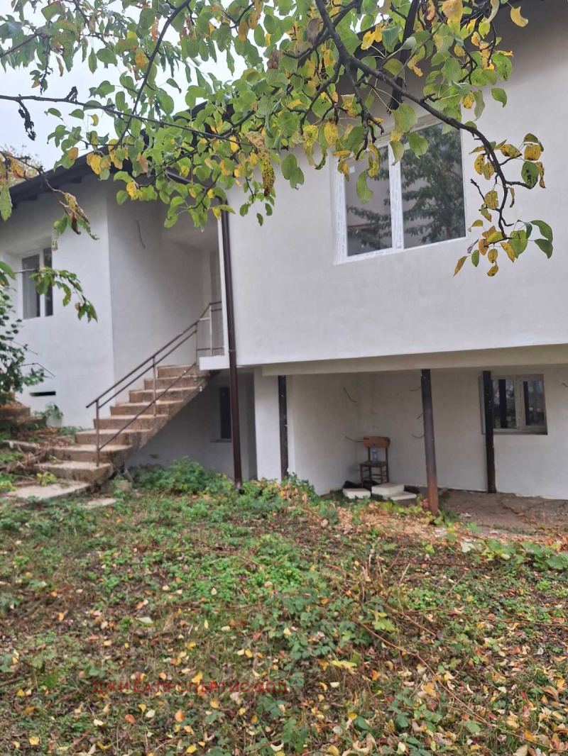 Продава КЪЩА, гр. София, гр. Нови Искър, снимка 2 - Къщи - 52702944