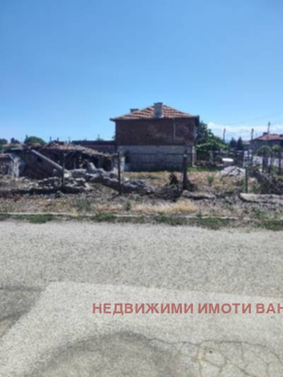 Продава ПАРЦЕЛ, с. Избеглии, област Пловдив