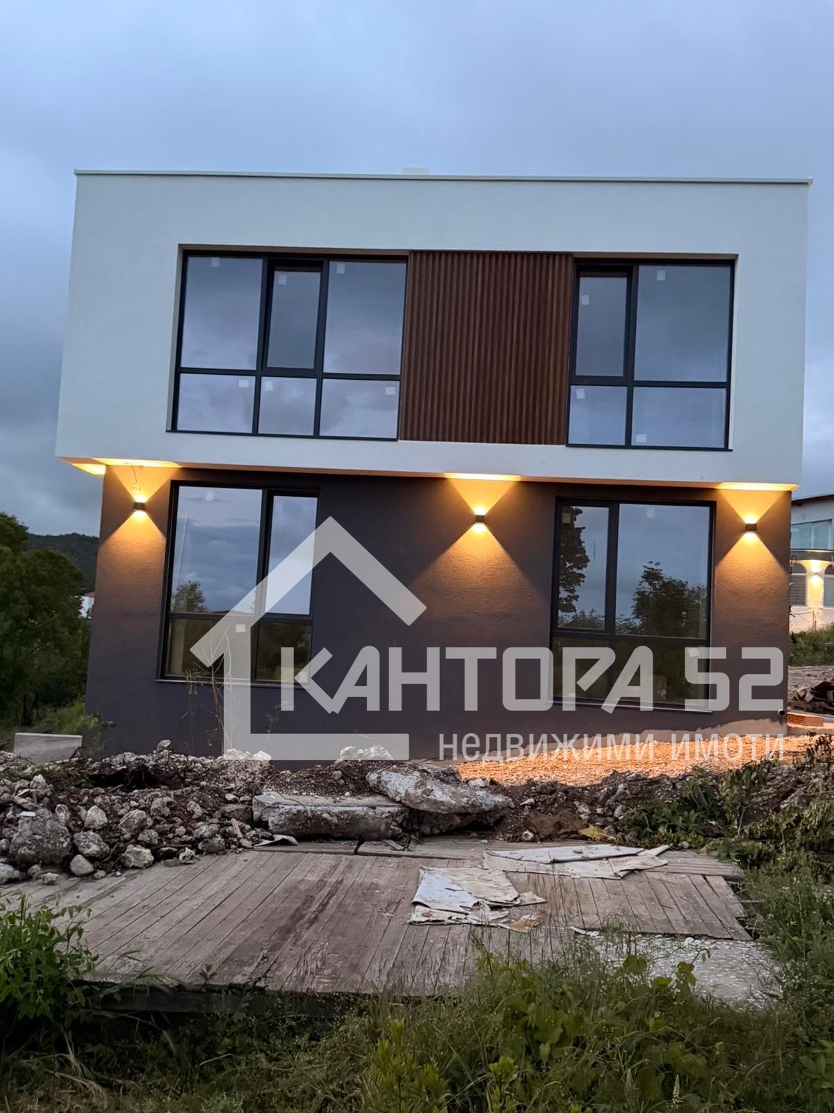 Продава КЪЩА, гр. Варна, м-т Горна Трака
