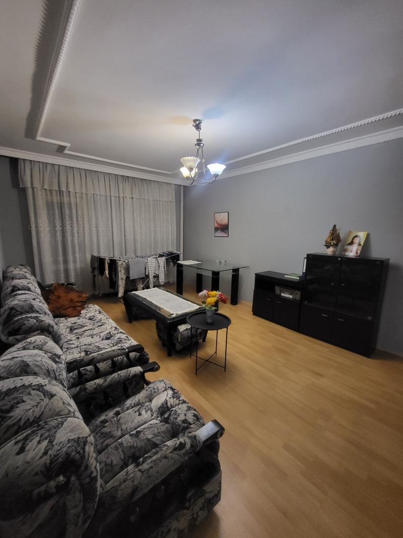 Продава  3-стаен град Плевен , Широк център , 90 кв.м | 11592009 - изображение [15]