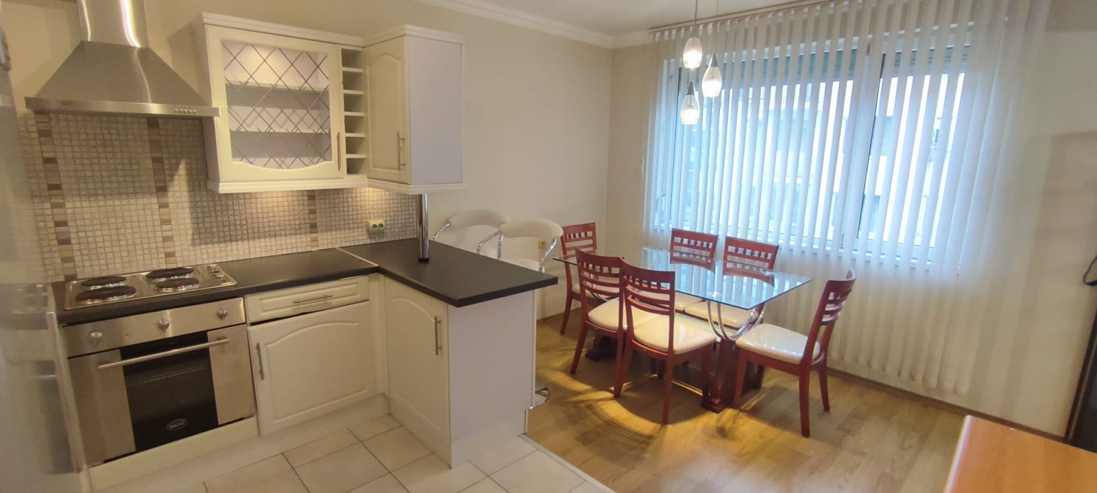 Продава 3-СТАЕН, гр. Велико Търново, Колю Фичето, снимка 12 - Апартаменти - 54132723