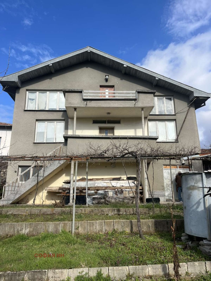 Продава КЪЩА в област Кюстендил, с. Цървище - 200 кв.м / 74 000 € » 144 731.42 лв., СОФИЯ ИН