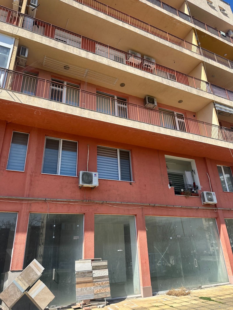Продава МАГАЗИН в област Пазарджик, гр. Пещера - 55 кв.м / 49 000 € » 95 835.67 лв.