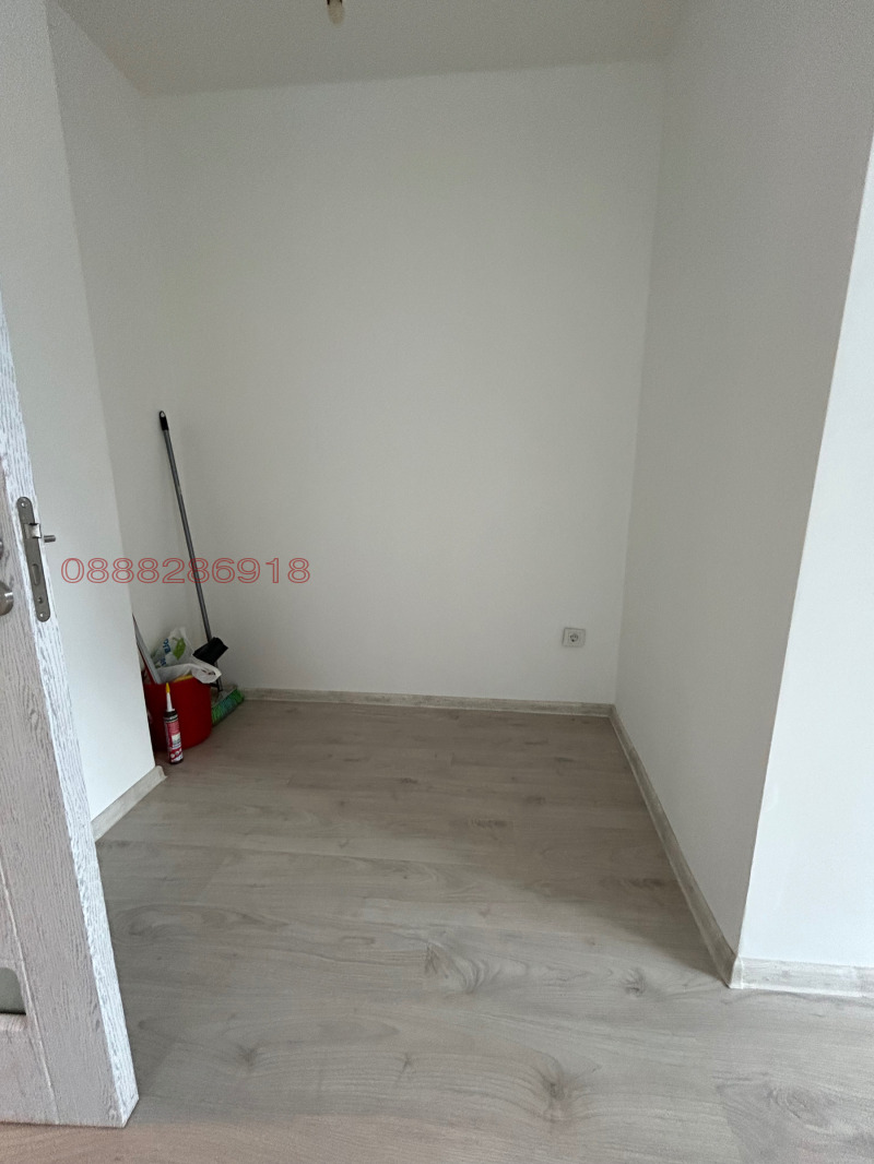 Продава АТЕЛИЕ, ТАВАН, гр. София, Банишора, снимка 2 - Апартаменти - 52978846