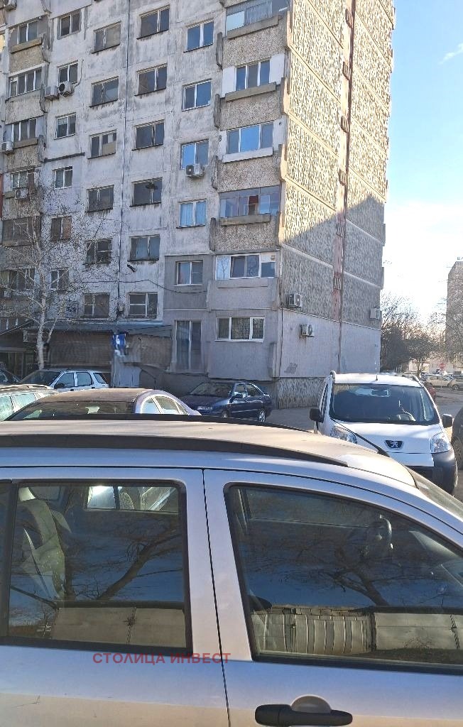 Продава ГАРАЖ, ПАРКОМЯСТО, гр. Русе, Здравец Север 1, снимка 2 - Гаражи и паркоместа - 53018998