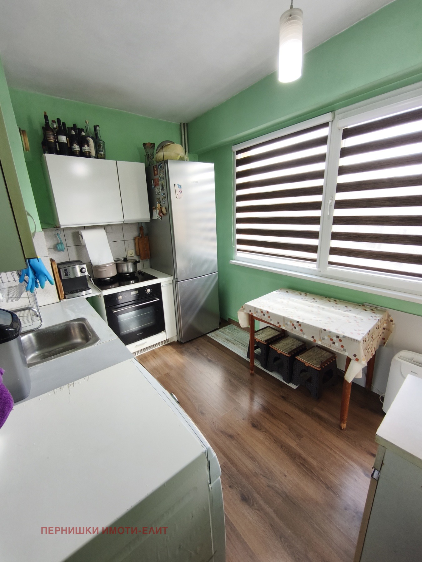 Продава  2-стаен град Перник , Център , 65 кв.м | 35664856