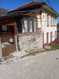 Продава КЪЩА, област Ловеч, с. Чифлик • 70000 € / 136908.10 лв. • 61641329 3