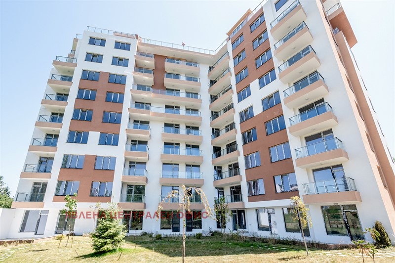 In vendita  2 camere da letto Sofia , Mladost 1 , 126 mq | 28115912