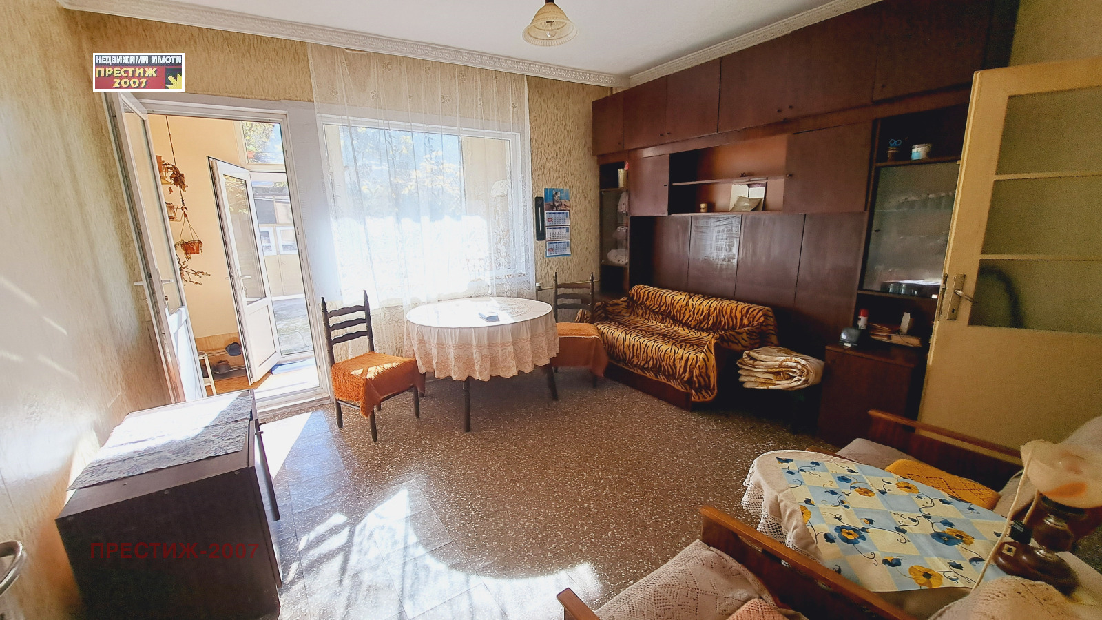 Продава ЕТАЖ ОТ КЪЩА, гр. Шумен, Център, снимка 2 - Етаж от къща - 52455286