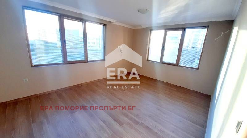 Продава 3-СТАЕН, гр. Поморие, област Бургас, снимка 2 - Aпартаменти - 49551217