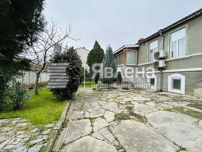 Продава КЪЩА, гр. Варна, Център, снимка 2 - Къщи - 53091767