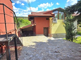 Casa Golemo Butchino, Região Pernik 2