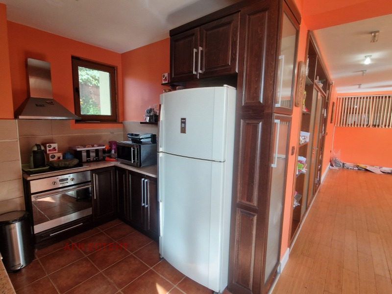 Продава КЪЩА, с. Големо Бучино, област Перник, снимка 2 - Къщи - 50202661