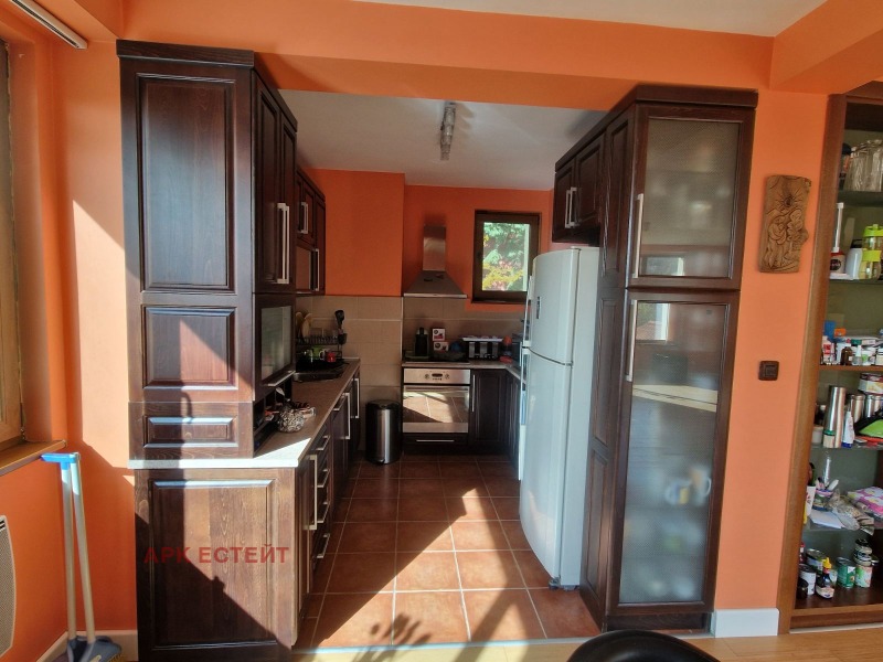 Продава КЪЩА, с. Големо Бучино, област Перник, снимка 9 - Къщи - 50202661