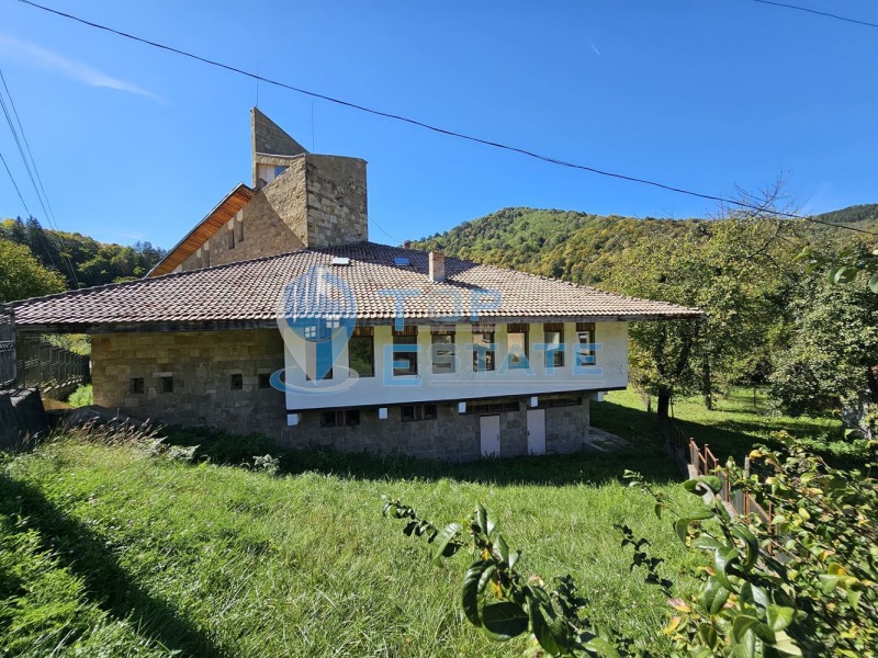 Продава КЪЩА в област Габрово, с. Стоките - 503 кв.м / 480 000 € » 938 798.40 лв., ТОП ЕСТЕЙТ