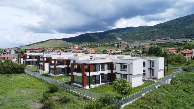 Продава  Къща, област Пловдив, с. Марково •  540 000 EUR • ID 19707789 — holmes.bg - [1] 