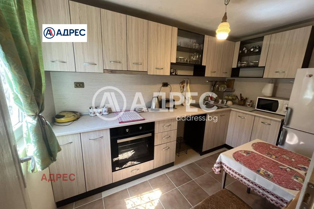 Продава КЪЩА, с. Припек, област Варна