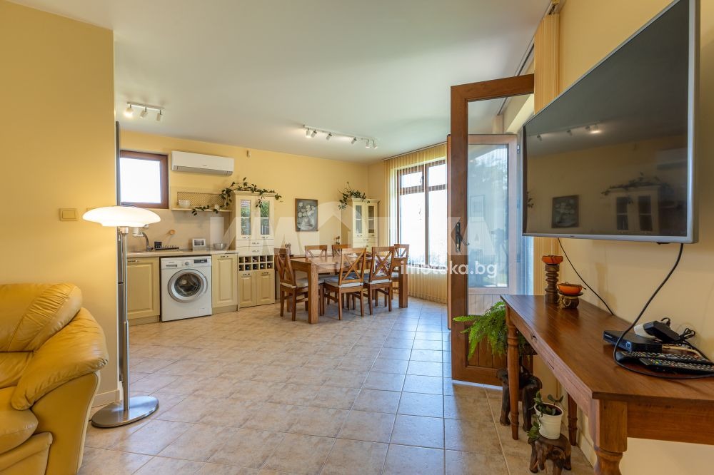 Продава КЪЩА, с. Юнец, област Варна, снимка 13 - Къщи - 54862591
