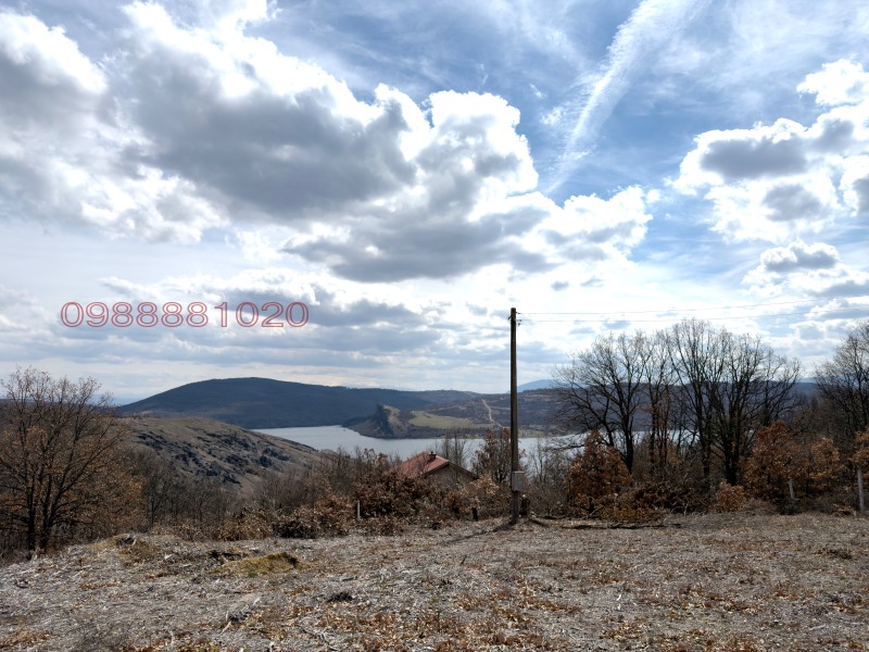 Продава ПАРЦЕЛ в област Перник, яз. Пчелина - 630 кв.м / 40 000 € » 78 233.20 лв.