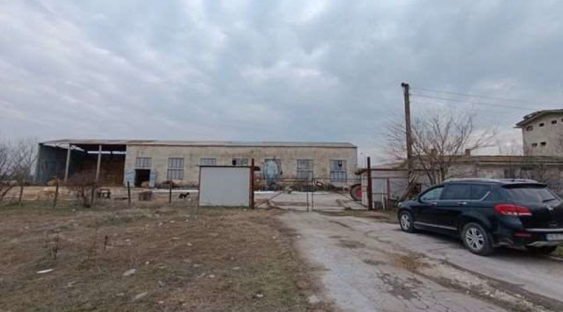Продава  Пром. помещение, област Пловдив, с. Старо Железаре •  854 390 лв. • ID 45014740 — holmes.bg - [1] 