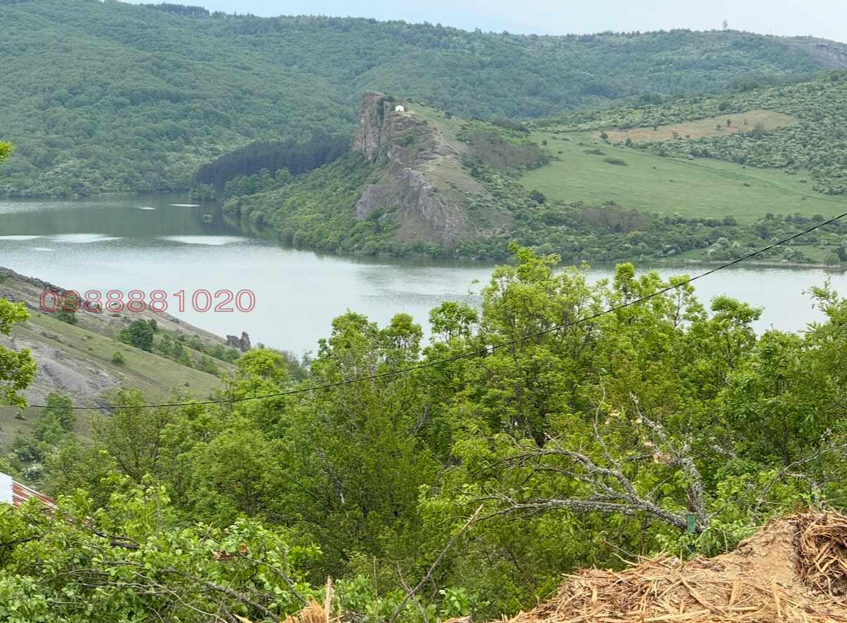 Продава ПАРЦЕЛ, яз. Пчелина, област Перник