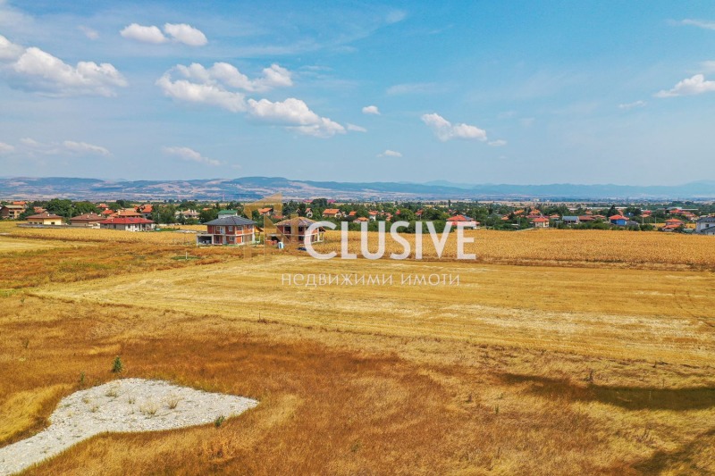 Продава ПАРЦЕЛ в област София, с. Хераково - 525 кв.м / 36 750 € » 71 876.75 лв., ИНКЛУЗИВ БЪЛГАРИЯ АД