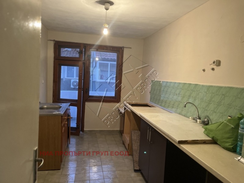 Продава 3-СТАЕН, гр. Бургас, Възраждане, снимка 2 - Апартаменти - 52579735